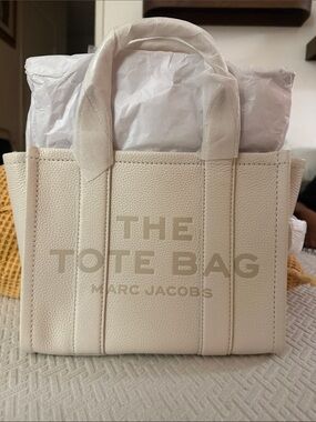 Marc Jacobs Cream Pebbled Leather Tote